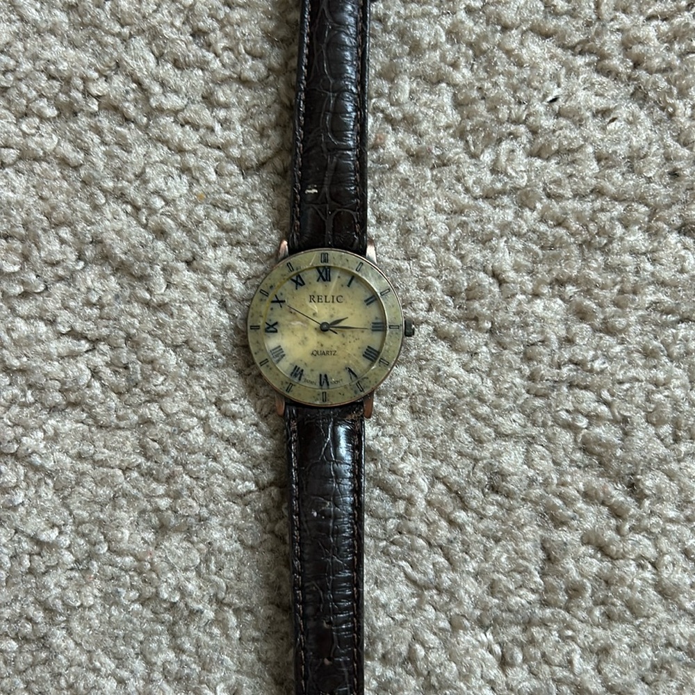 Relic women’s vintage 90’s genuine‎ leather brown/tan adjustable watch